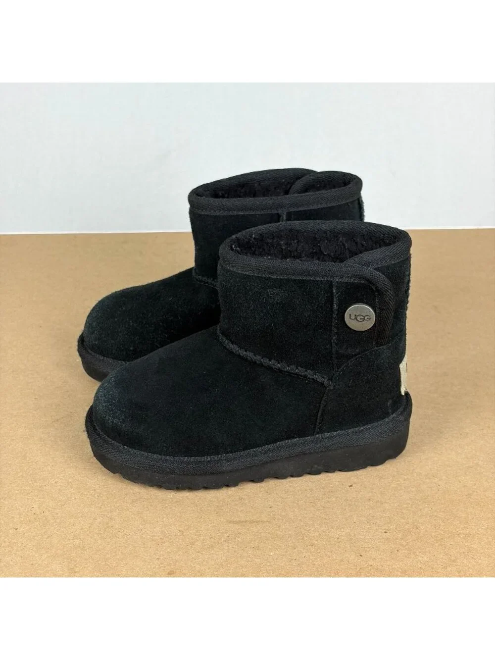 UGG Jona Suede Short Boot Toddler 7 Black Pull On Snap Ankle Sheepskin Lined
